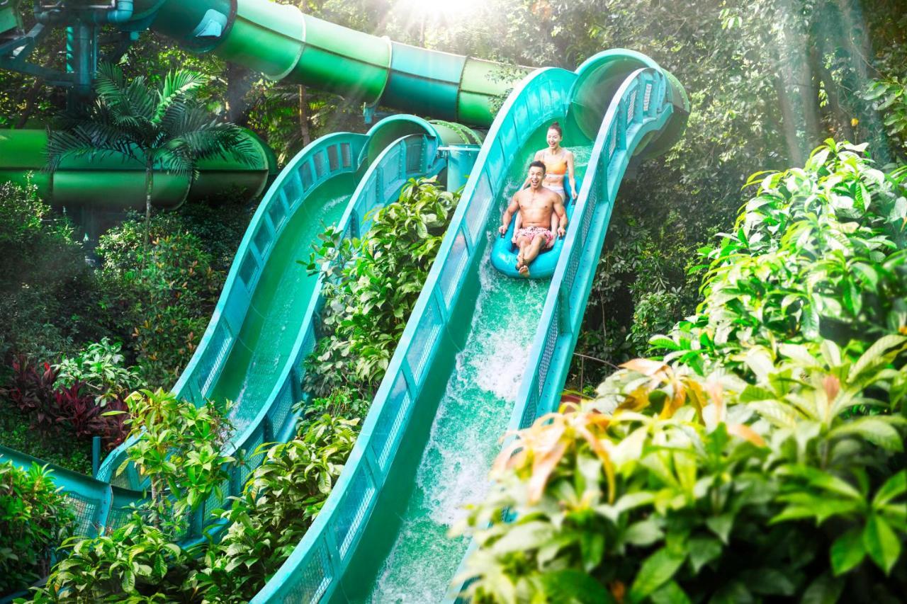 Resorts World Sentosa - Hotel Singapore Exterior photo The Jungle Falls