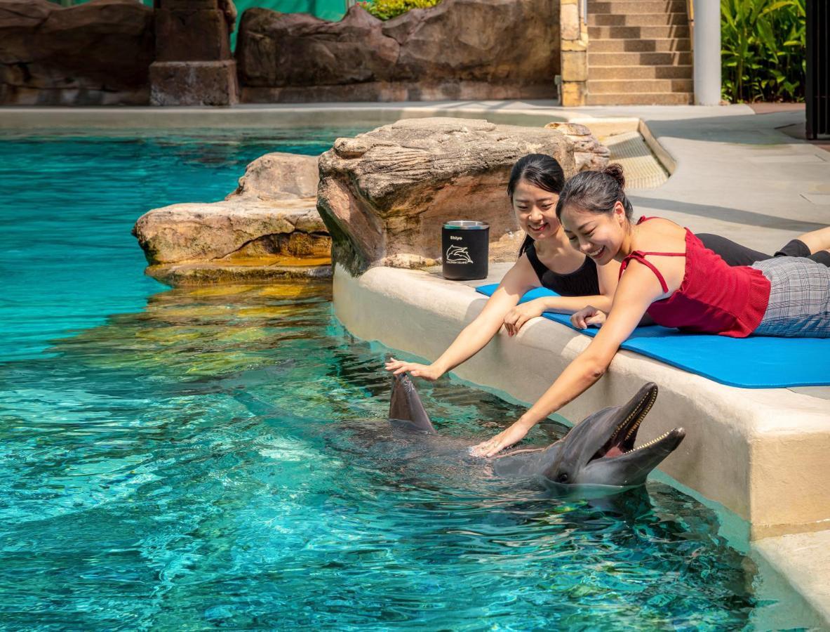 Resorts World Sentosa - Hotel Singapore Exterior photo Dolphin Interaction