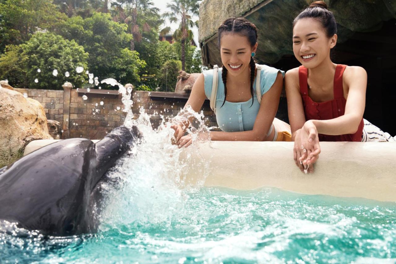 Resorts World Sentosa - Hotel Singapore Exterior photo Dolphin Cove