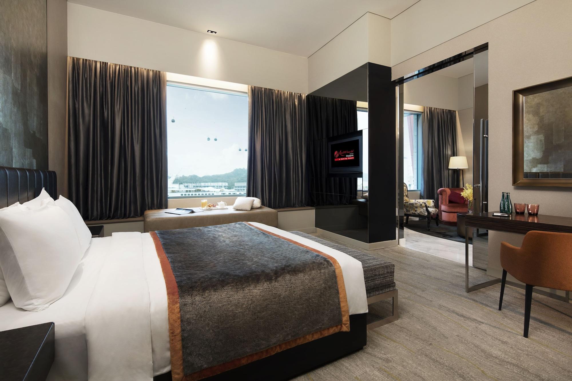 Resorts World Sentosa - Hotel Singapore Exterior photo Deluxe Room