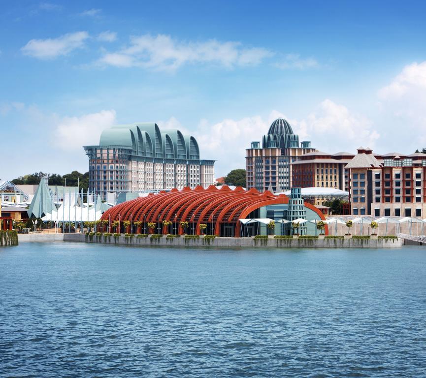 Resorts World Sentosa - Hotel Singapore Exterior photo Marina Bay Sands