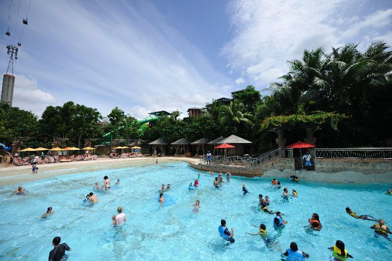 Resorts World Sentosa - Hotel Singapore Exterior photo Splash Island